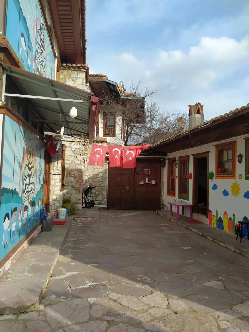 Balarısı Kreş ve Gündüz Bakım Evi - Kreş ve Anaokulu - Muğla