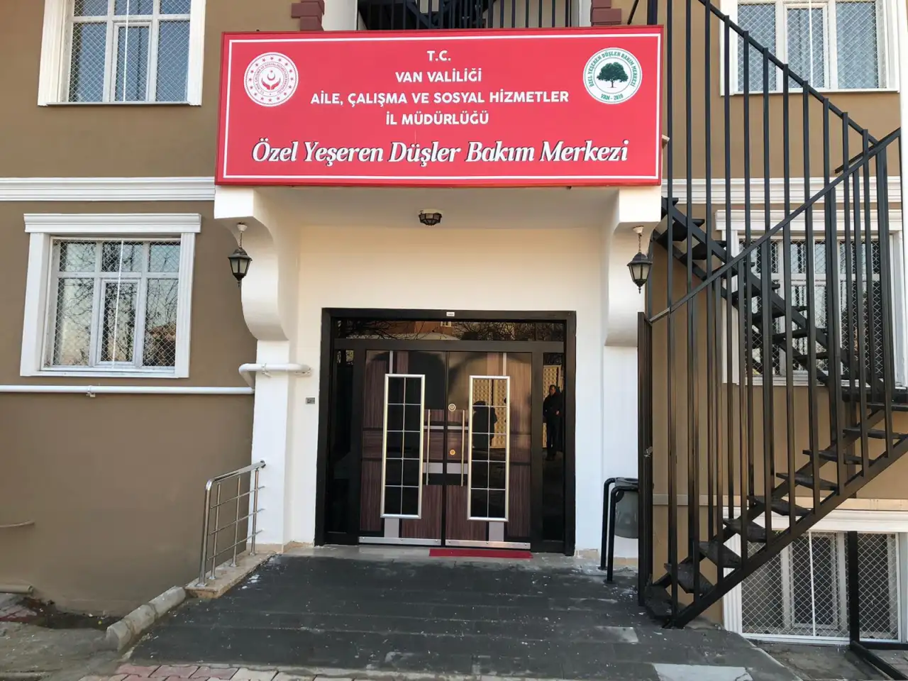 Yeşeren Düşler Bakım Merkezi - Huzurevi - Van