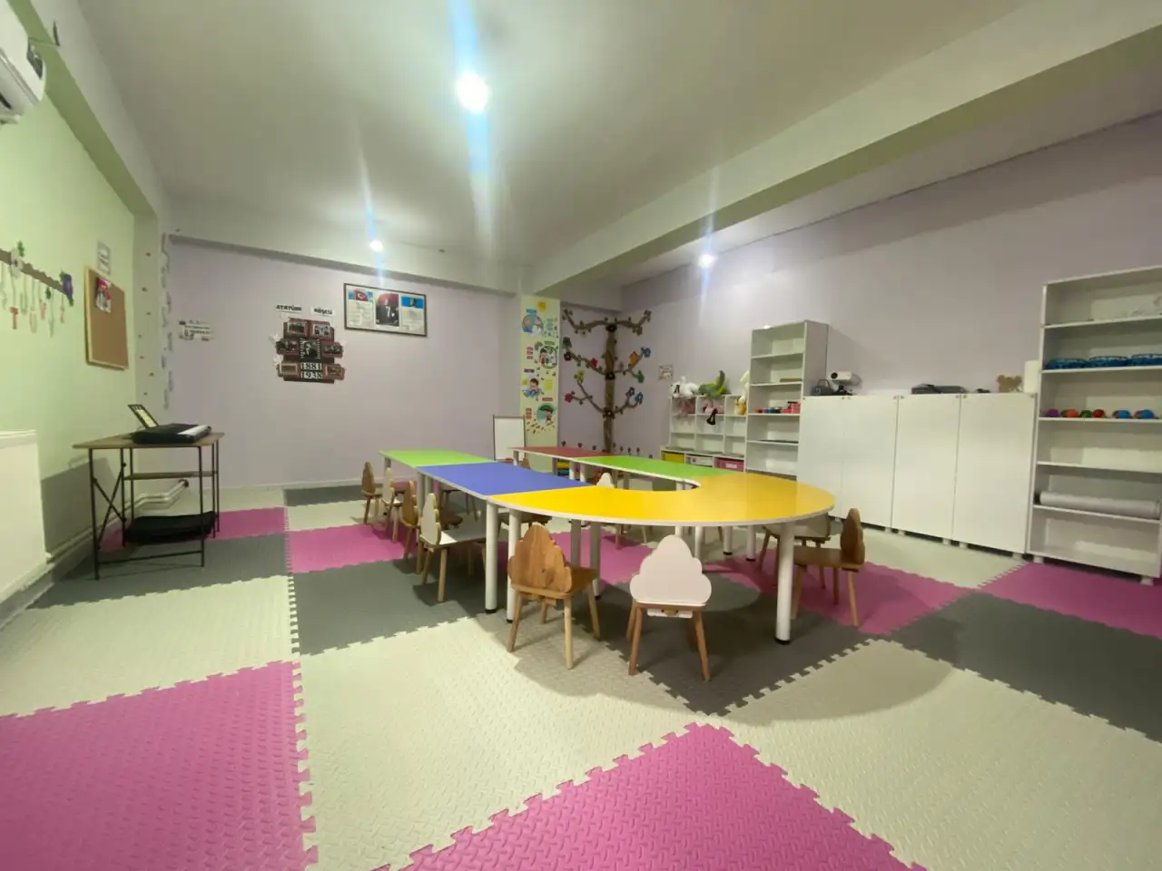Küçük adımlar oyun ve aktivite evi kurtalan