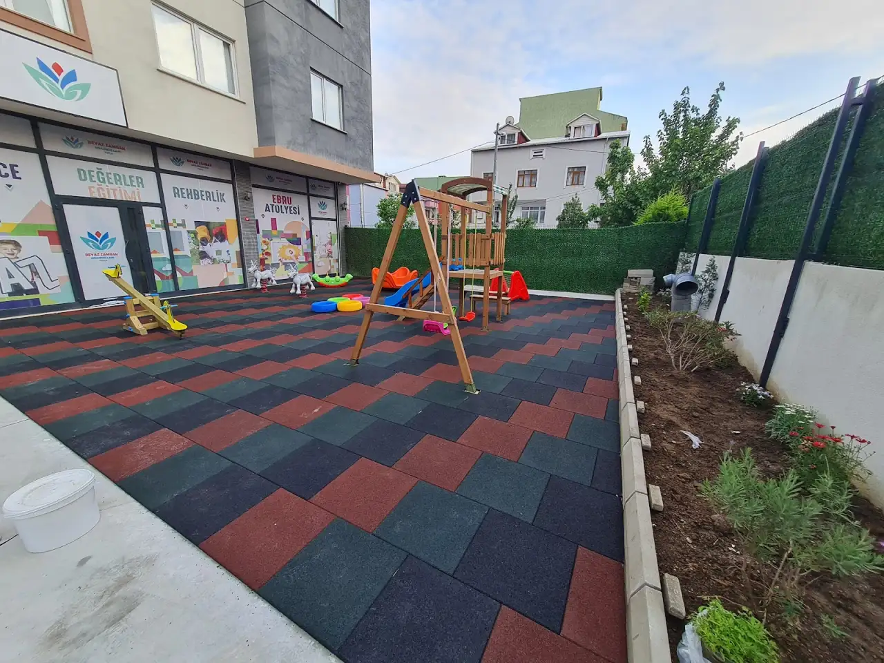 Tuzla Beyaz Zambak Anaokulu - Kreş ve Anaokulu - İstanbul
