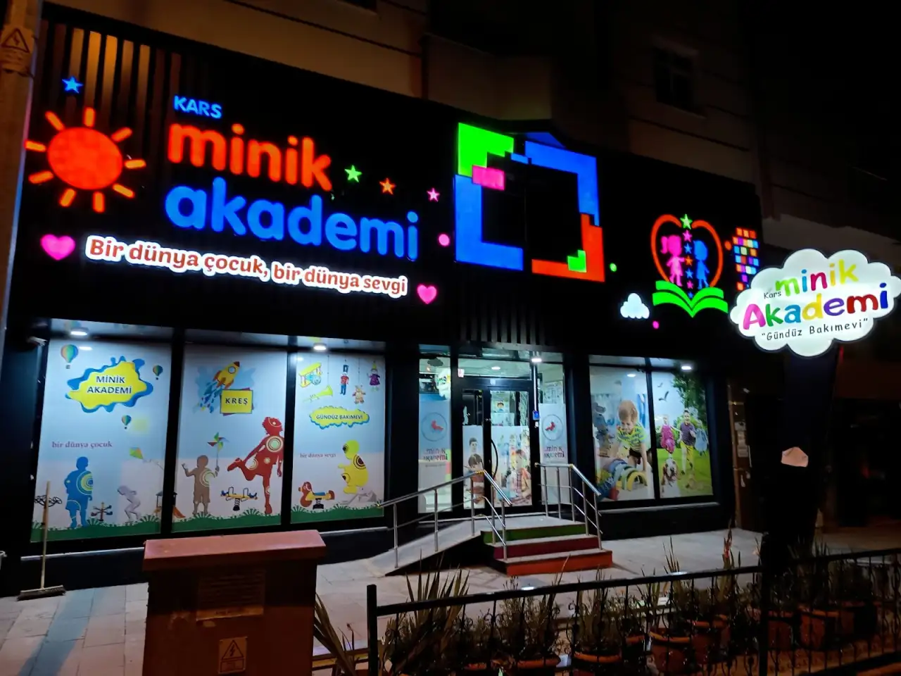 ÖZEL KARS AMERİKAN KÜLTÜR KREŞ VE GÜNDÜZ BAKIMEVİ