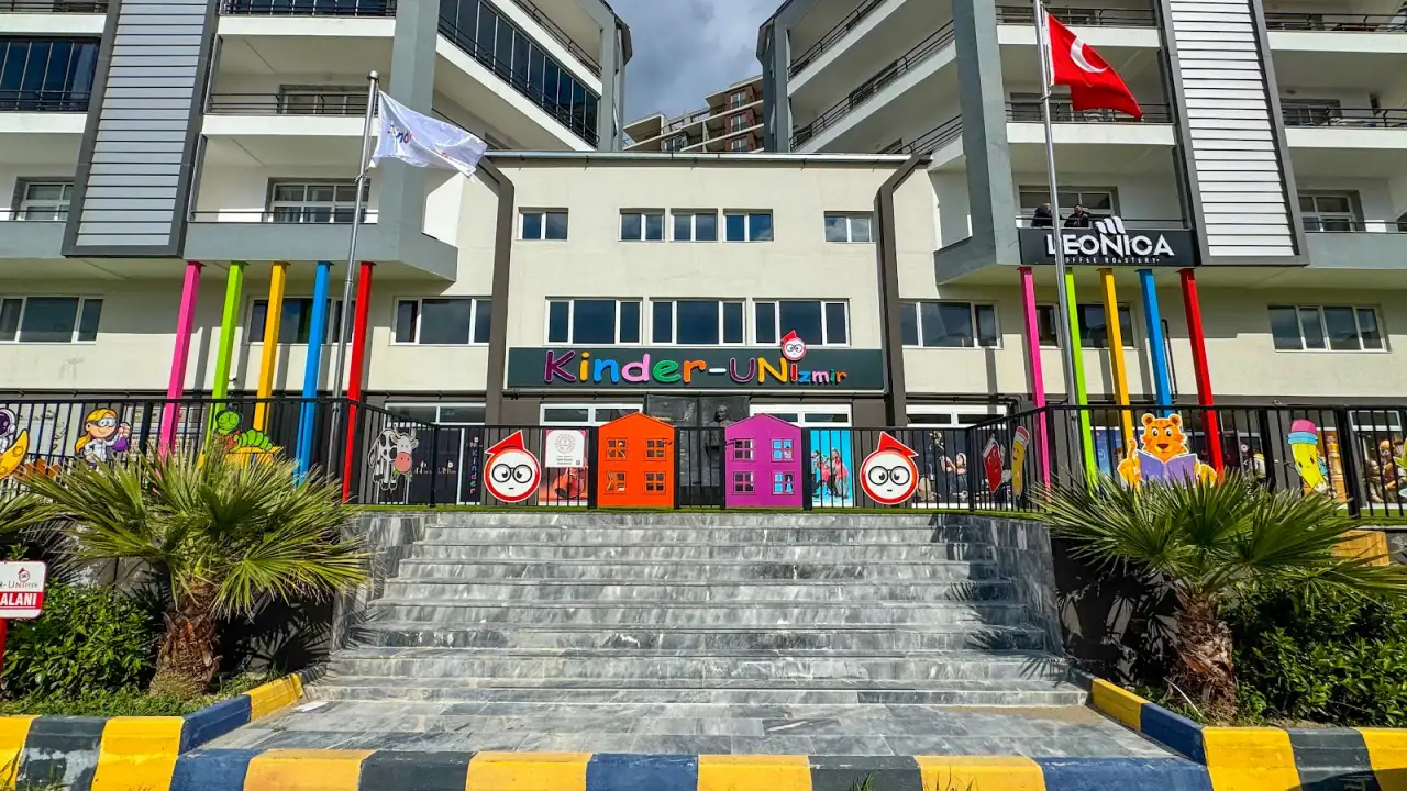 Mavi Balon Anaokulu - Kinder UNİzmir - Kreş ve Anaokulu - İzmir