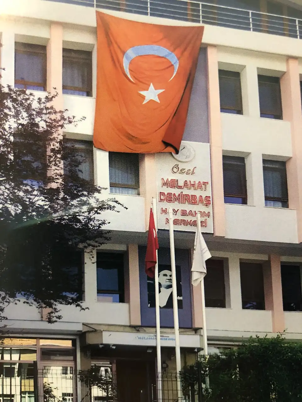 Özel Melahat Demirbaş Huzur Ve Yaşlı Bakımevi