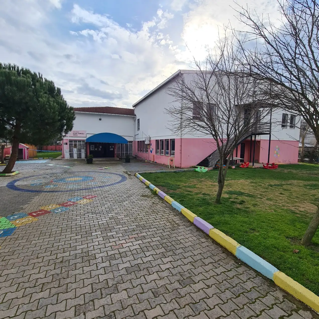 Müzekke Susamcıoğlu Anaokulu - Kreş ve Anaokulu - İzmir