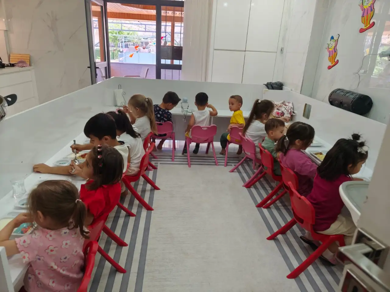 Minik Adımlar Kreş ve Gündüz Bakımevi