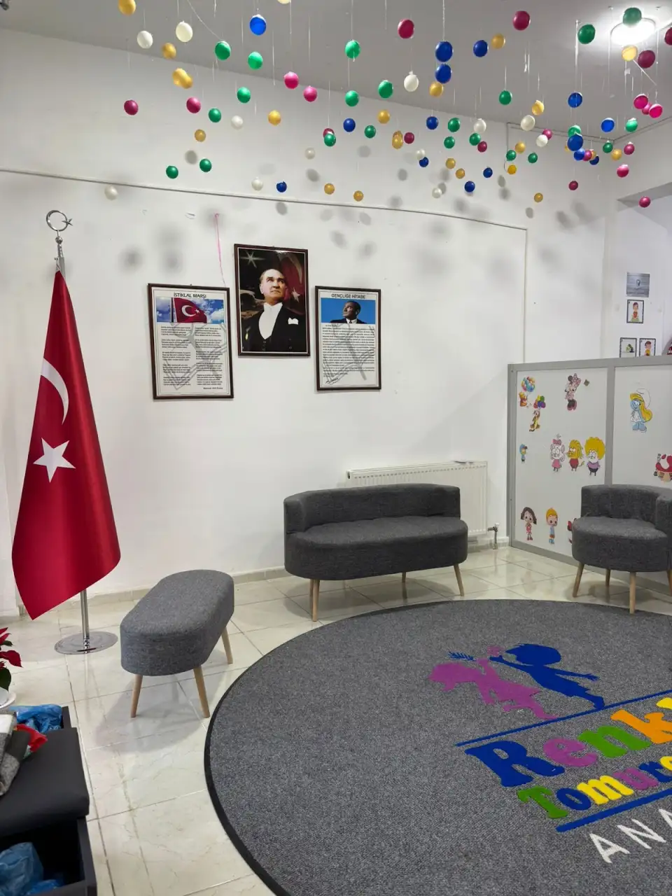 Özel Renkli Tomurcuklar Anaokulu