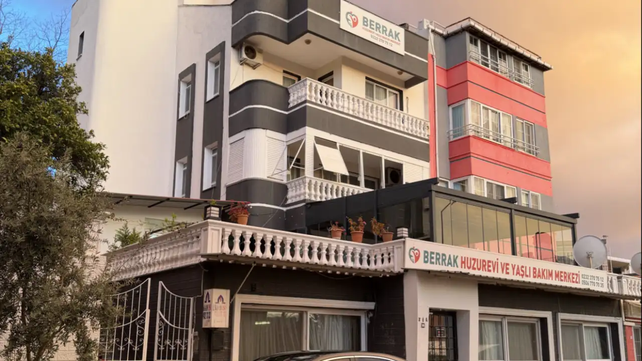 Berrak Huzurevi Ve Yaşlı Bakım Merkezi - Yaşlı Bakım Evi - İzmir - galeri görseli