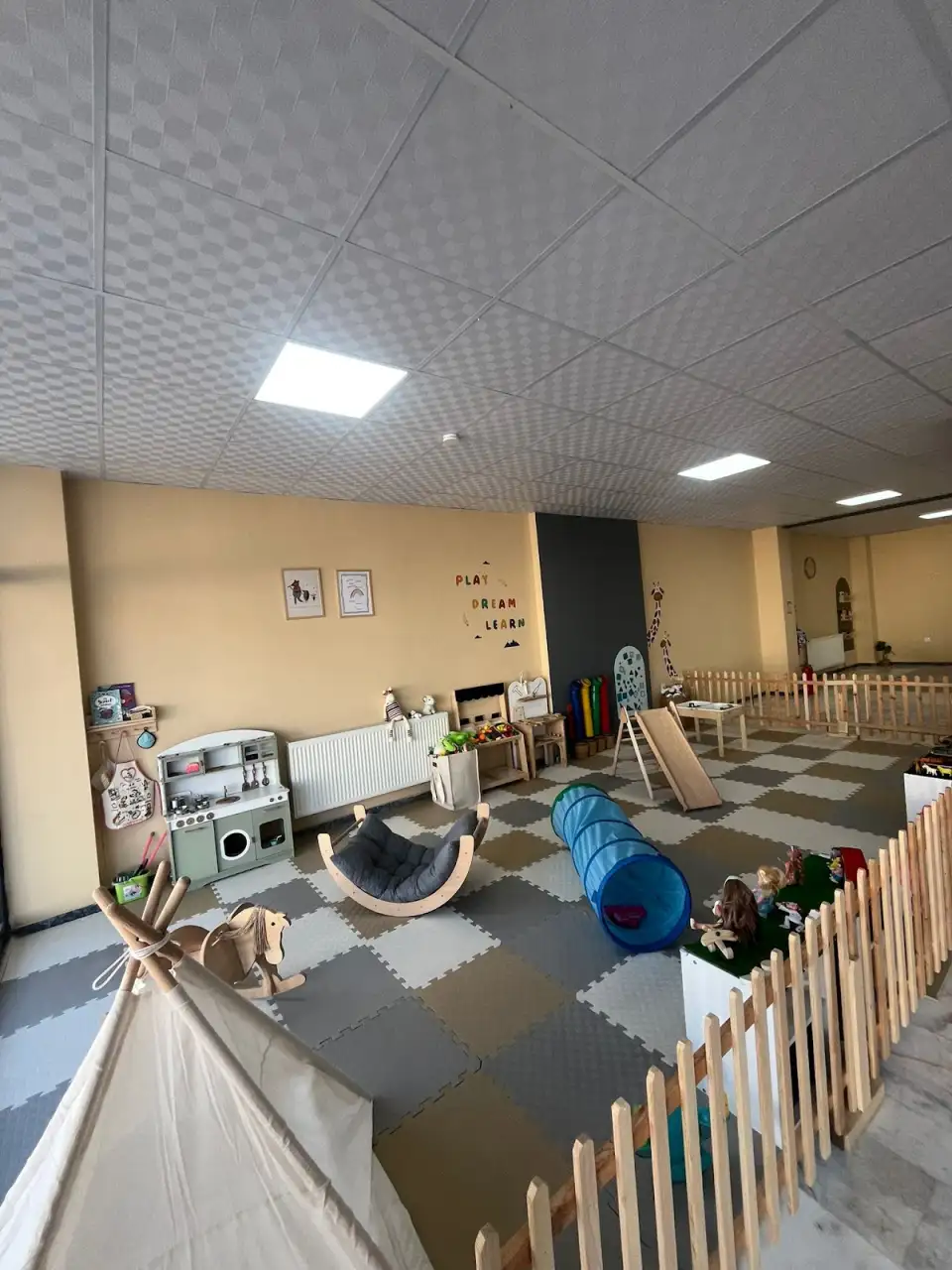 Özel İz Çocuk Etkinlik ve Oyun Evi - Çocuk Bakım Merkezi - Afyonkarahisar