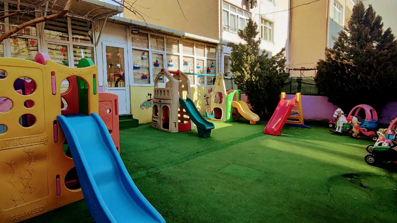 Neşeli Yüzler İçerenköy Anaokulu - Kreş ve Anaokulu - İstanbul