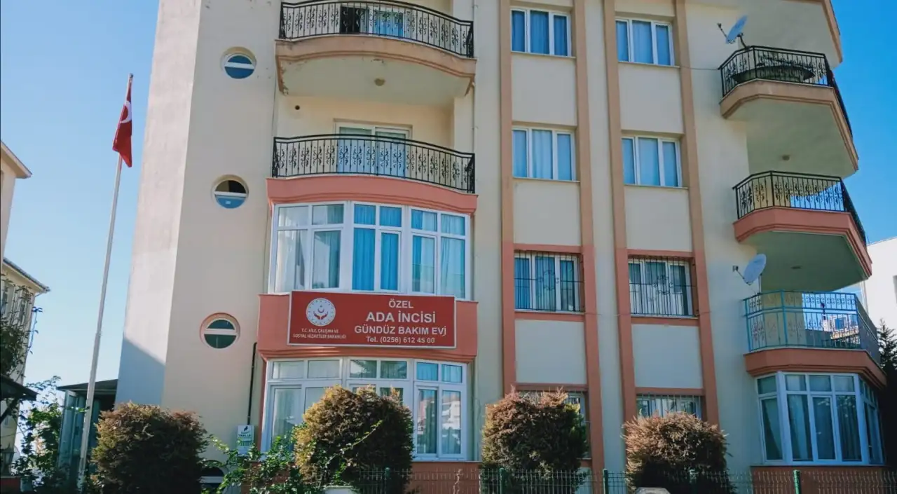 ÖZEL ADAİNCİSİ GÜNDÜZ BAKIM EVİ KUŞADASI - Çocuk Bakım Merkezi - Aydın