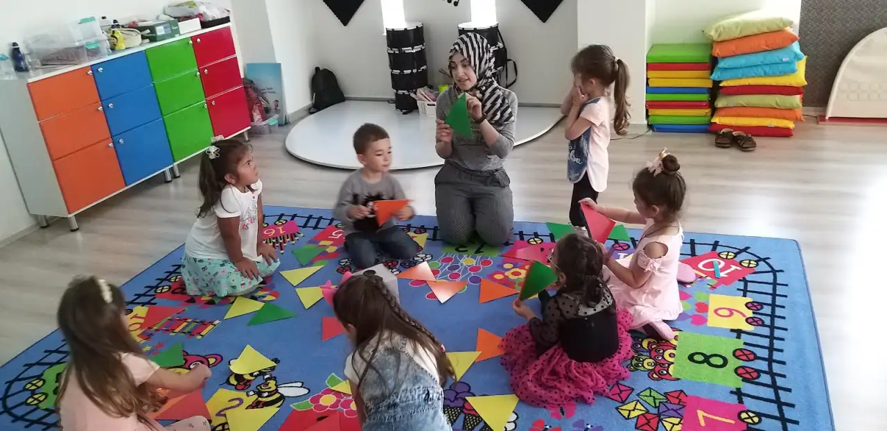 Bozüyük Kozalak Çocuk Atölyesi, Oyun Grubu ve Oyun Grupları - Çocuk Bakım Merkezi - Bilecik - galeri görseli