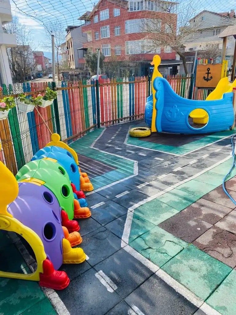 Pembe Mavi Düşler Anaokulu ve Gündüz Bakımevi