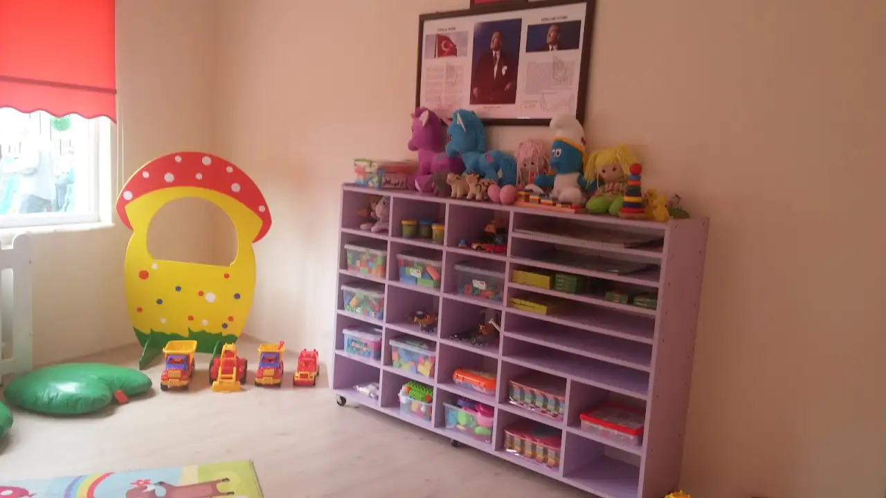 Parlayan Yıldızlar Kreş Anaokulu Çocuk Kulübü - Çocuk Bakım Merkezi - Zonguldak