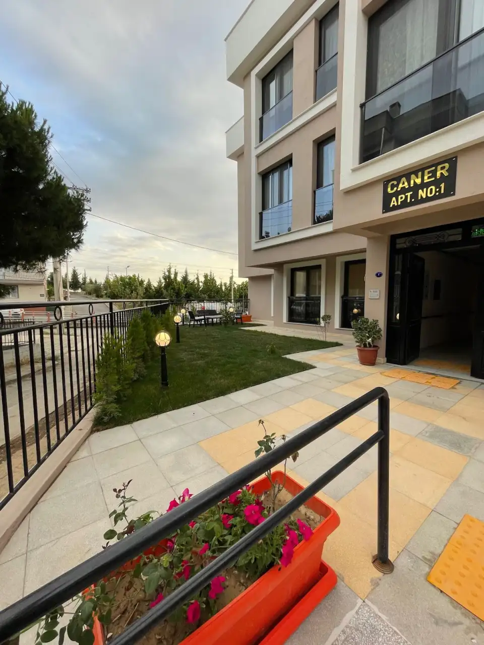 Pembe Köşk Huzurevi Yaşlı Bakım Merkezi - Yaşlı Bakım Evi - Aydın