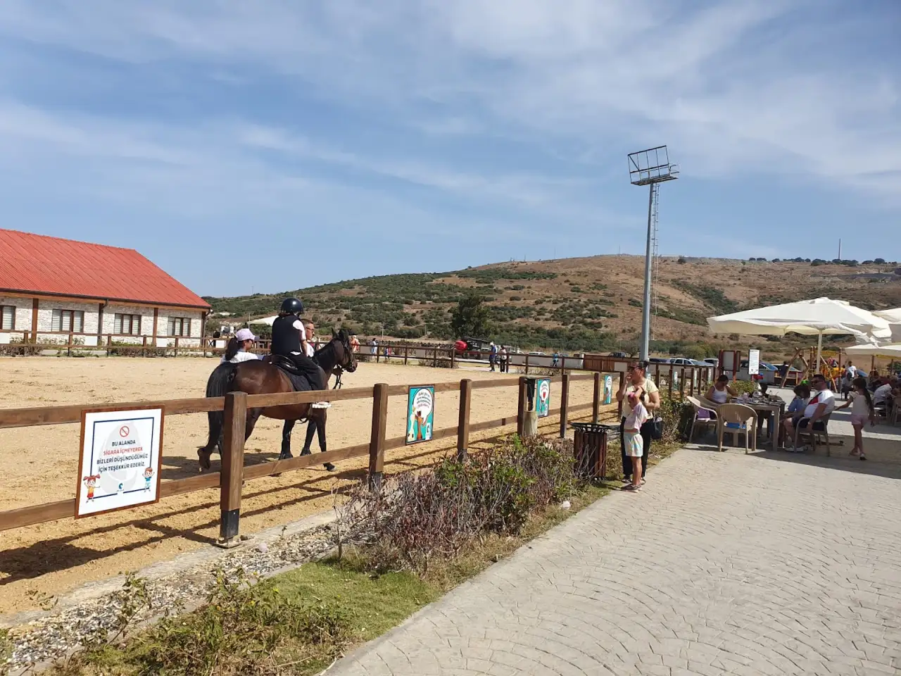 Aliapark Atla Terapi ve Hippoterapi Merkezi