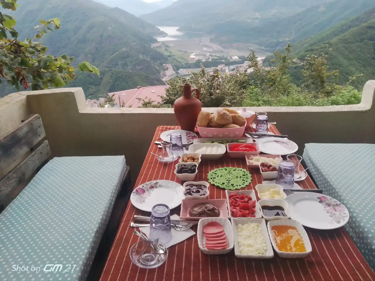 Huzur Tepe Bungalov Evleri ve Kahvaltı Salonu - Yaşlı Bakım Evi - Artvin - galeri görseli
