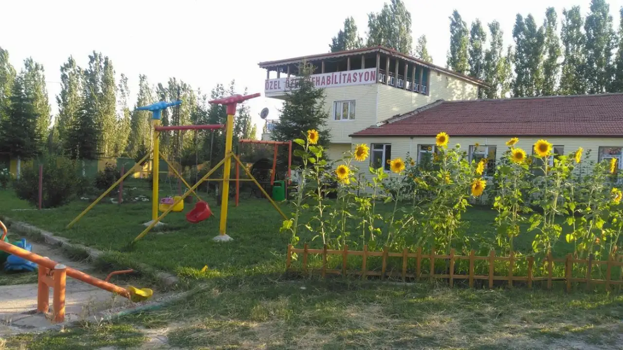 Bolvadin Özen Eğitim ve Rehabilitasyon Merkezi - Özel Eğitim ve Gelişim Merkezi - Afyonkarahisar - galeri görseli