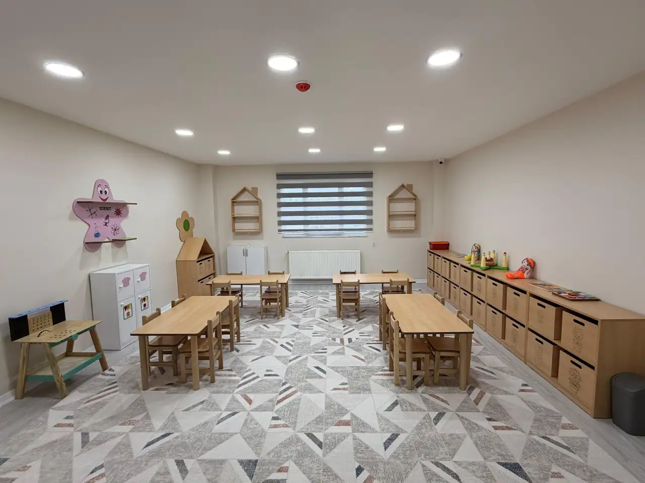 ÖZEL KARS AMERİKAN KÜLTÜR KREŞ VE GÜNDÜZ BAKIMEVİ
