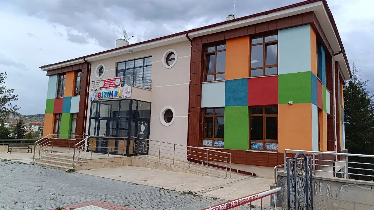 Bizim ev kreş ve gündüz bakımevi - Çocuk Bakım Merkezi - Yozgat - galeri görseli