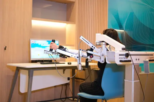 Doç. Dr. Mustafa Çorum - Robotik Fizik Tedavi - Neuroverse Clinic