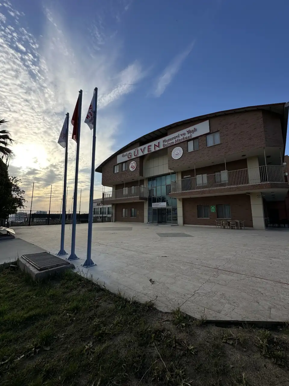 Güven Huzurevi & Yaşlı Bakım Merkezi - Yaşlı Bakım Evi - Bursa