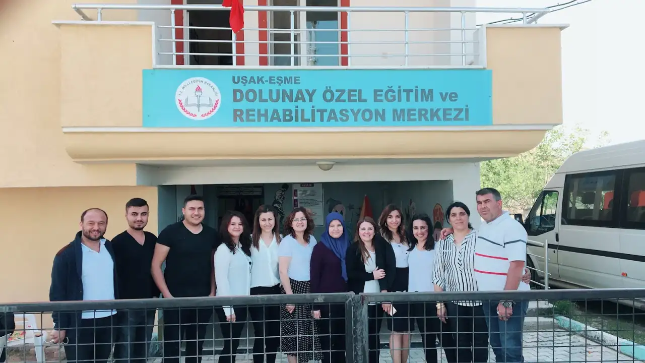 Özel Eşme Dolunay Özel Eğitim ve Rehabilitasyon Merkezi - Özel Eğitim ve Gelişim Merkezi - Uşak