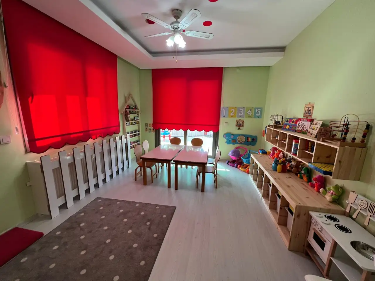 Nar Kreş, Anaokulu ve Gündüz Bakımevi | Uzman Çocuk Psikologu Sevil Akın - ODTÜ| 2- 6 Yaş - Çocuk Bakım Merkezi - İzmir - galeri görseli