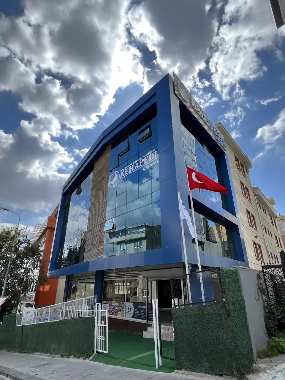Rehapedia Akademi Özel Eğitim ve Rehabilitasyon Merkezi