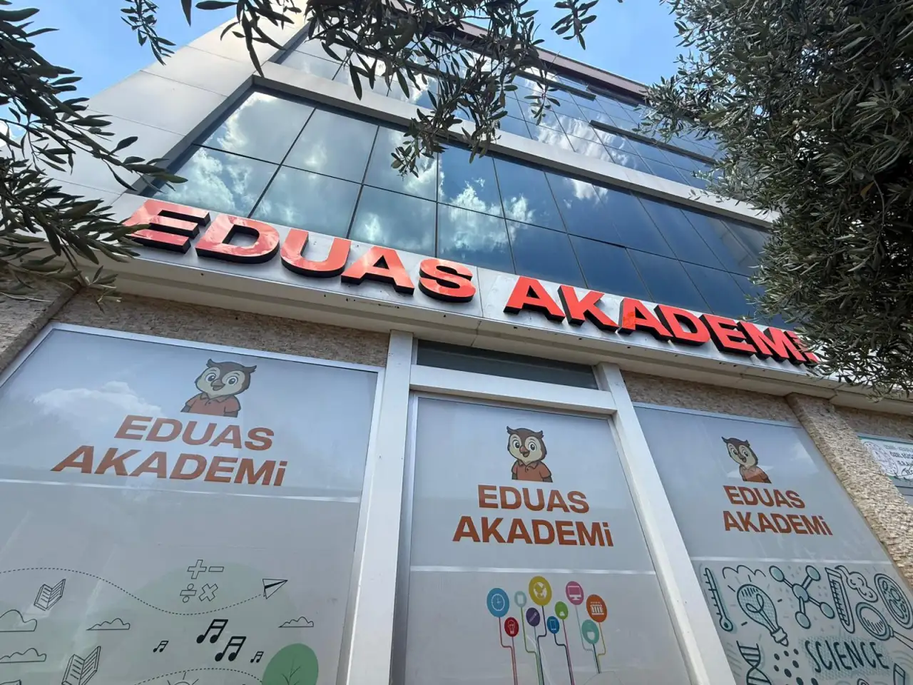 EDUAS AKADEMİ (EĞİTİMDE RENKLİ ADIMLAR SOSYAL ETKİNLİK VE GELİŞİM MERKEZİ)
