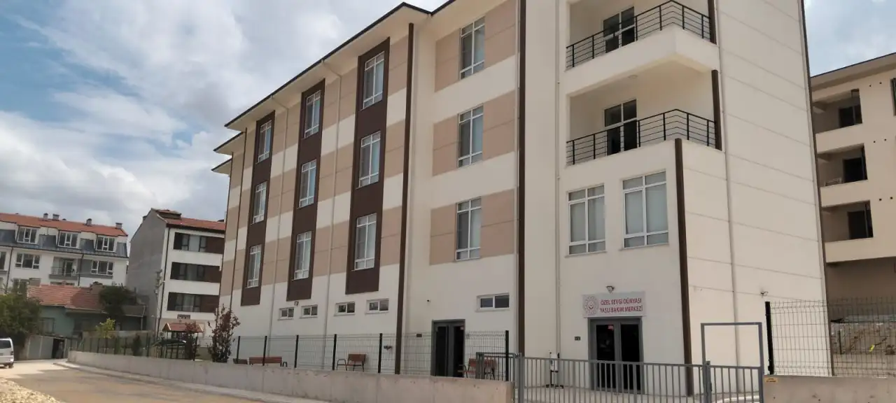 ESKİŞEHİR SEVGİ DÜNYASI HUZUREVİ VE YAŞLI BAKIM MERKEZİ - Yaşlı Bakım Evi - Eskişehir