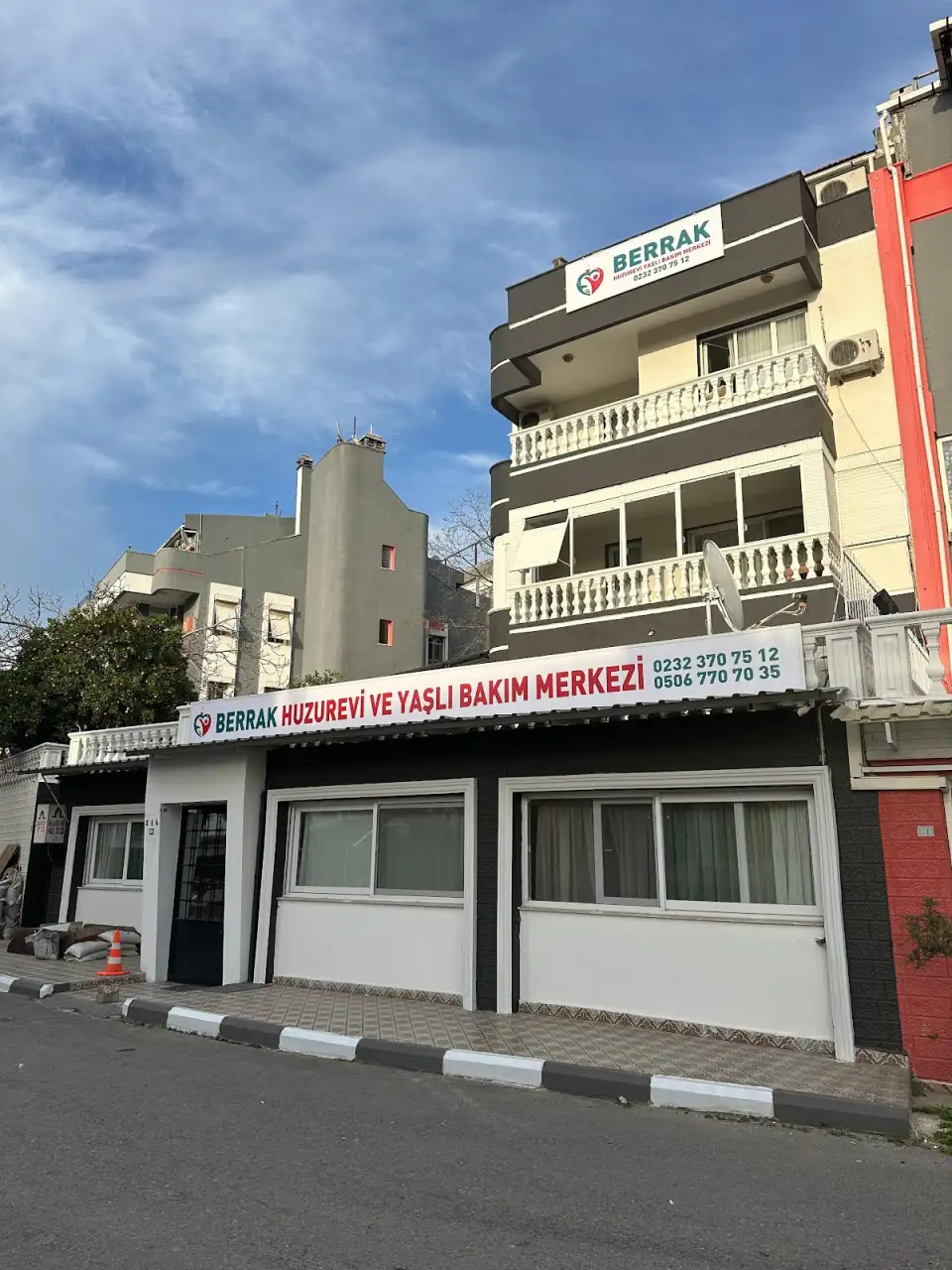 Berrak Huzurevi Ve Yaşlı Bakım Merkezi - Yaşlı Bakım Evi - İzmir - galeri görseli