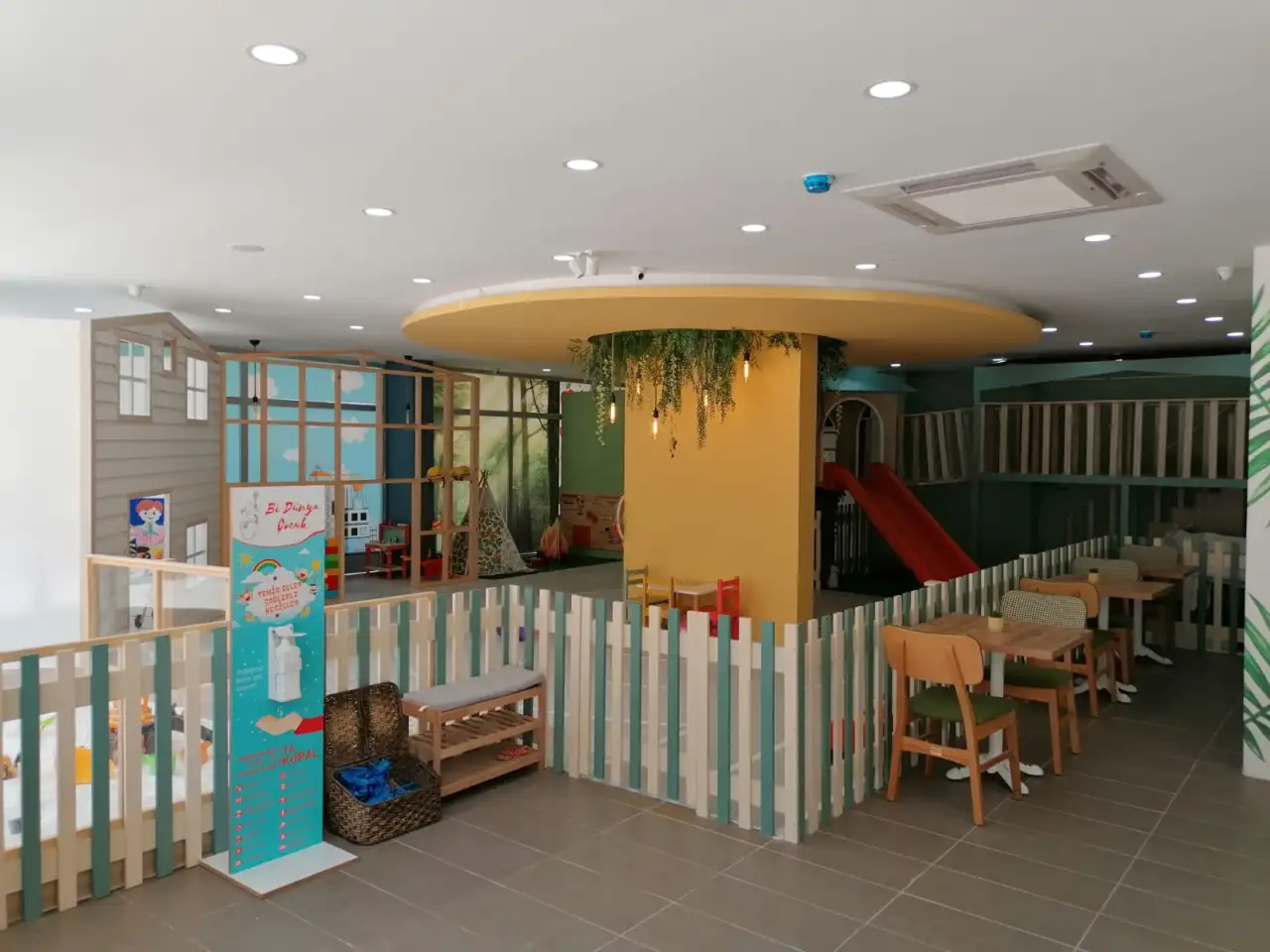 Bi Dünya Çocuk Cafe - Çocuk Bakım Merkezi - İzmir