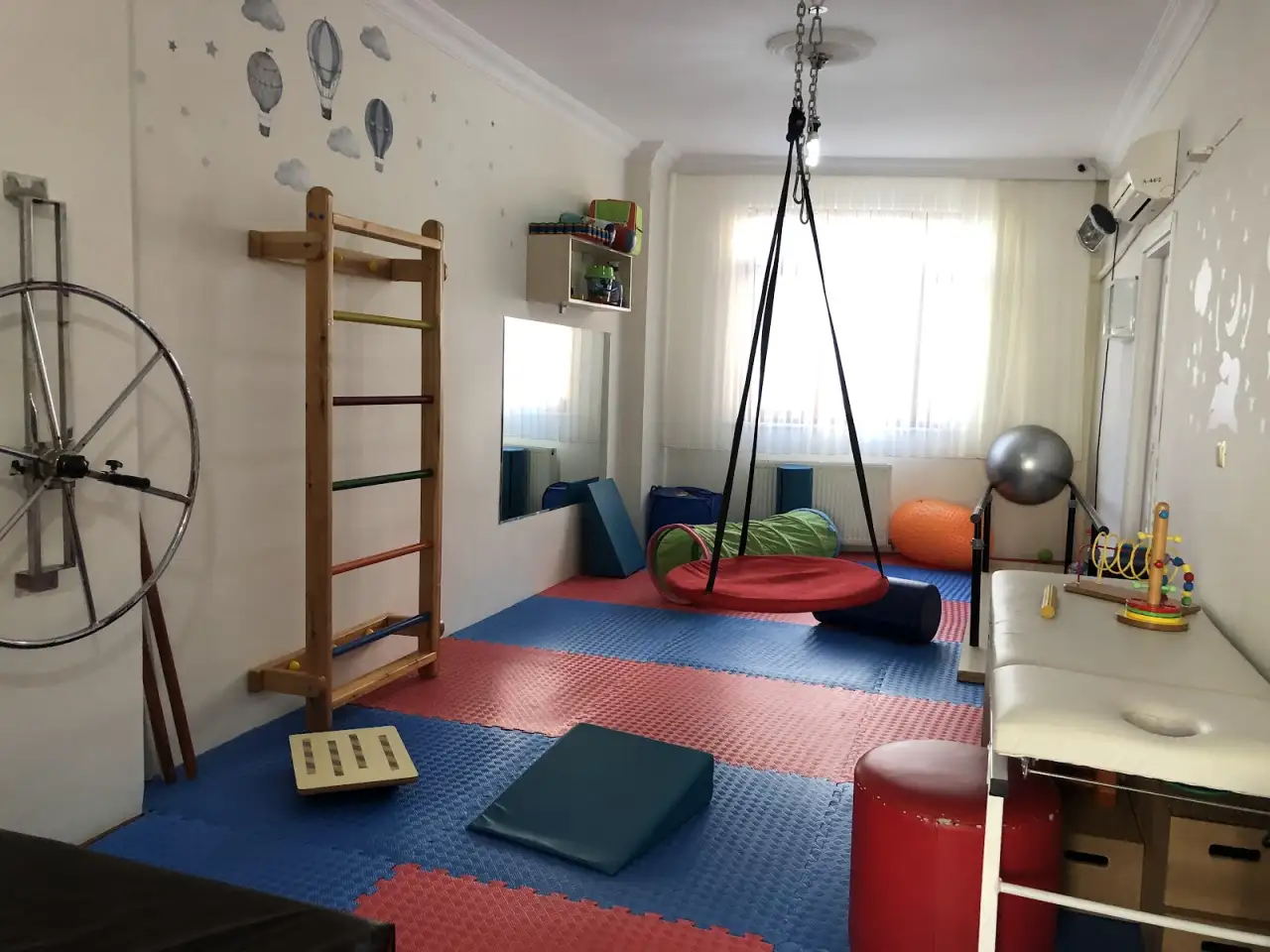 Özel İçmeler Eğitim Rehabilitasyon ve Rehberlik Araştırma Merkez (Engelleri Aş) - Özel Eğitim ve Gelişim Merkezi - İstanbul - galeri görseli