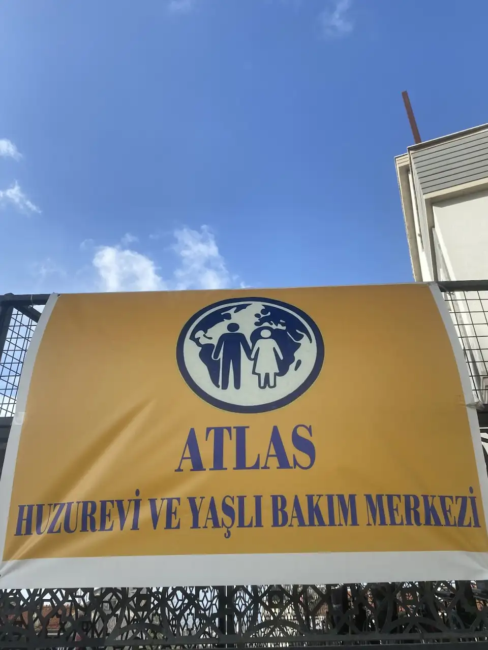 ATLAS HUZUREVİ VE YAŞLI BAKIM MERKEZİ - Yaşlı Bakım Evi - İzmir