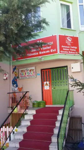 Gülen Yüzler Bakım evi - Yaşlı Bakım Evi - Amasya