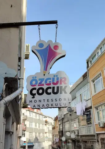 Özgür Çocuk Montessori Anaokulu - Kreş ve Anaokulu - İstanbul