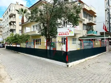 Özel Renklerin Dünyası Anaokulu - Kreş ve Anaokulu - İzmir