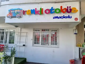 Renkli Otobüs Anaokulu ve Gündüz Bakım Evi - Kreş ve Anaokulu - İzmir