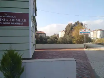 Minik Adımlar Kreş ve Gündüz Bakımevi