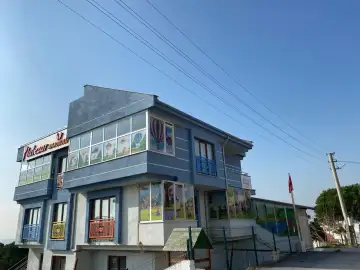 LALEZAR ANAOKULU BALIKESİR - Kreş ve Anaokulu - Balıkesir