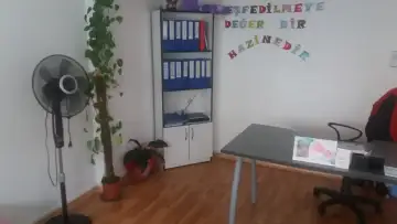 Minik Eller Kreş ve Gündüz Bakım Evi - Kreş ve Anaokulu - İzmir