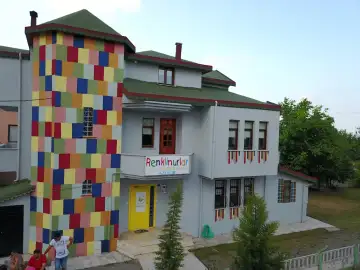 Renklinurlar Kreş ve Gündüz Bakımevi - Çocuk Bakım Merkezi - Ordu
