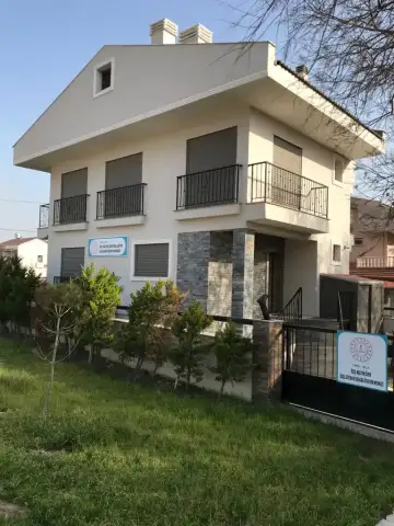 Özel Meltem Özen Özel Eğitim ve Rehabilitasyon Merkezi - Özel Eğitim ve Gelişim Merkezi - İzmir