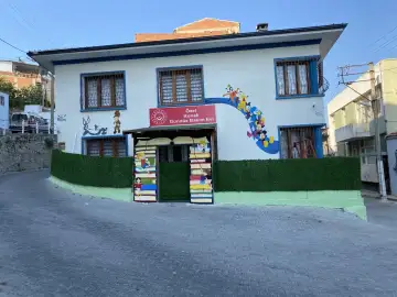 İlk Adım Kreş Ve Gündüz Bakımevi