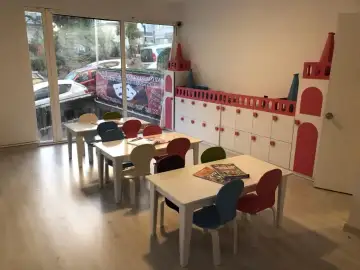 Karabağlar Özel Çilek Kokusu Anaokulu - Kreş ve Anaokulu - İzmir