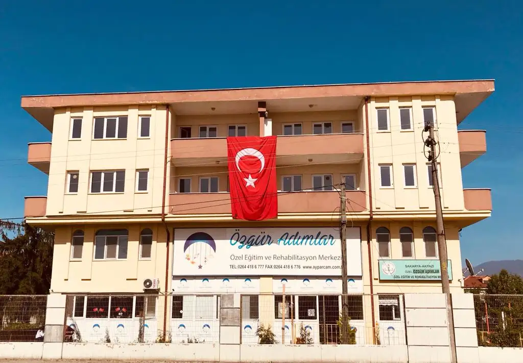 Özel Akyazı Özgür Adımlar Özel Eğitim ve Rehabilitasyon Merkezi