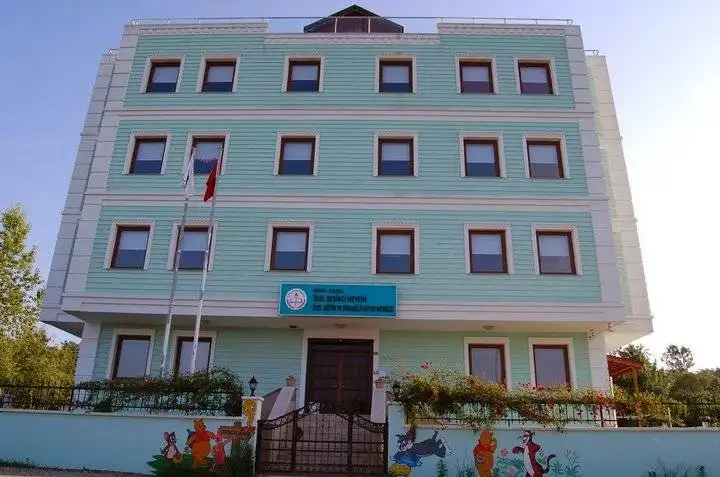 Özel Beşinci Mevsim Özel Eğitim ve Rehabilitasyon Merkezi