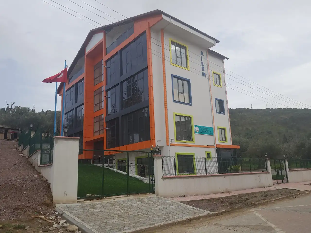 Özel Karamürsel Ailem Özel Eğitim ve Rehabilitasyon Merkezi - Özel Eğitim ve Gelişim Merkezi - Kocaeli - galeri görseli