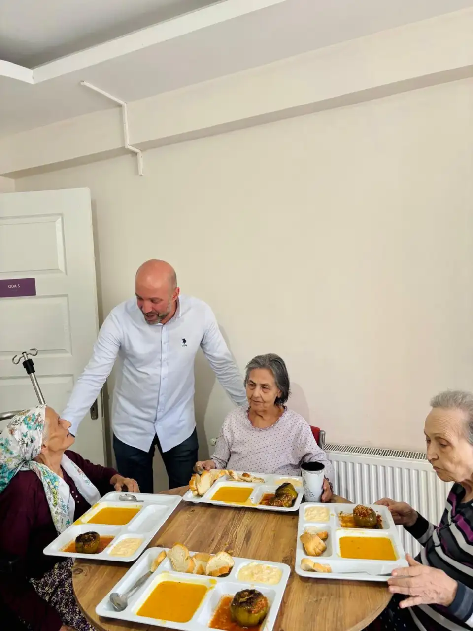 Vefa Huzurevi & Yaşlı Bakım Merkezi - Yaşlı Bakım Evi - İzmir
