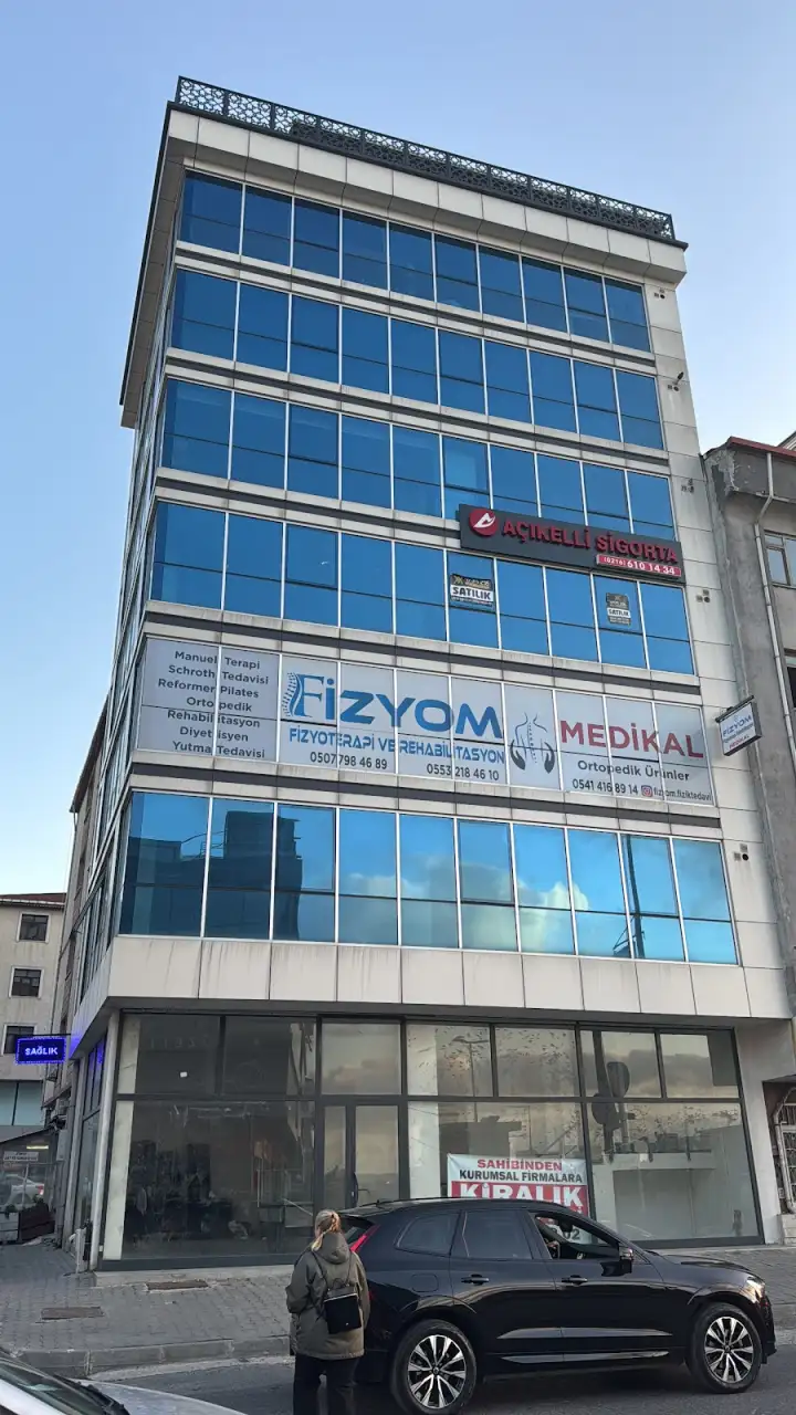 Fizyom Fizyoterapi | Ümraniye | Skolyoz Schroth Tedavisi | Manuel Tedavi | Evde Fizik Tedavi